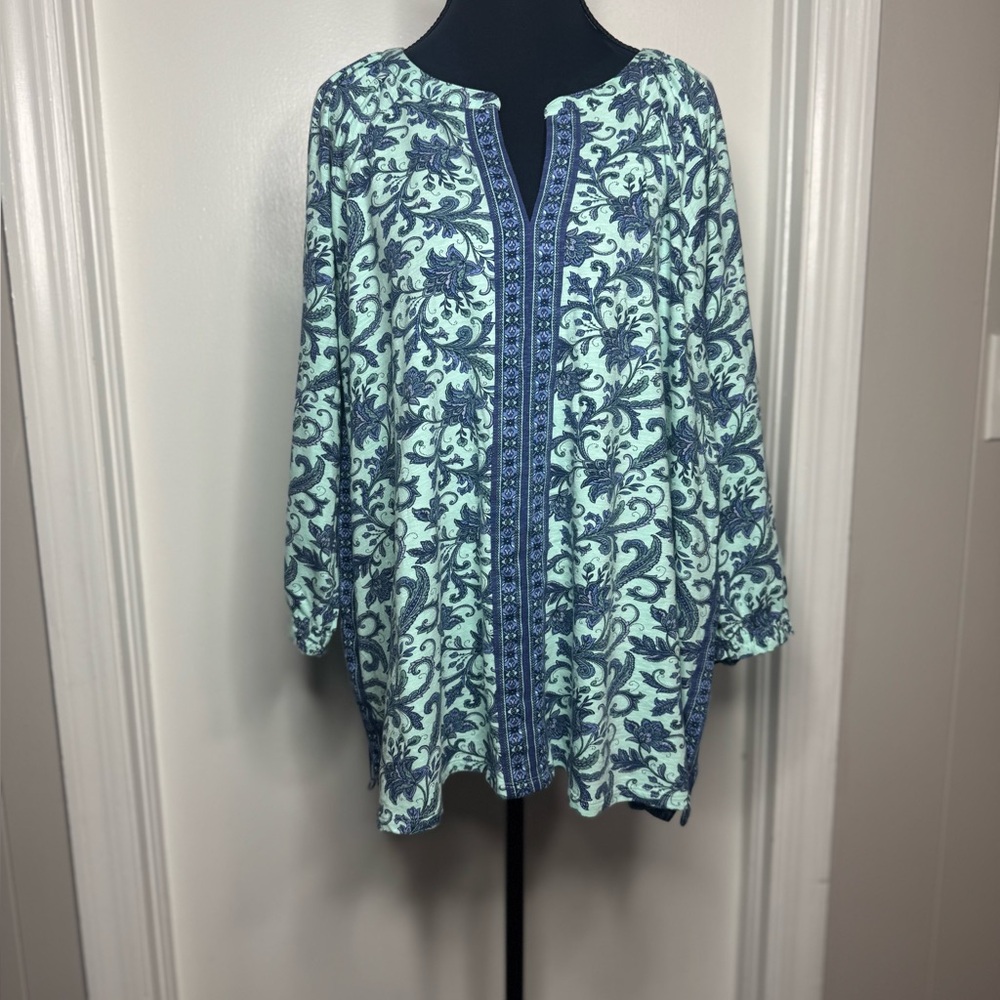 J Jill Light Blue And Dark Paisley Print V Neck Three Quarter Sleeve Tunic Top